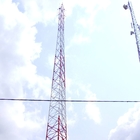 Torre de antena das telecomunicações do telhado da G/M para a eletricidade