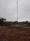 O aço da telecomunicação galvanizou a torre de Guyed com suportes e relâmpago Rod