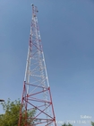Torre de antena tubular galvanizada das telecomunicações do ângulo de aço com suportes