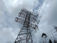 10 - A transmissão de 1000KV Electric Power entrelaça as torres de aço