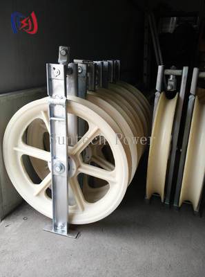 Bloco de Estiramento de Condutor Série 822 para Serviços Pesados com Raio de Curvatura R570 e Dimensões Externas de 760x120x480mm