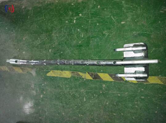 Robusto cabeçalho para três condutores de conjunto mantém uma configuração triangular precisa equilibra forças de tração e oferece resistência excepcional