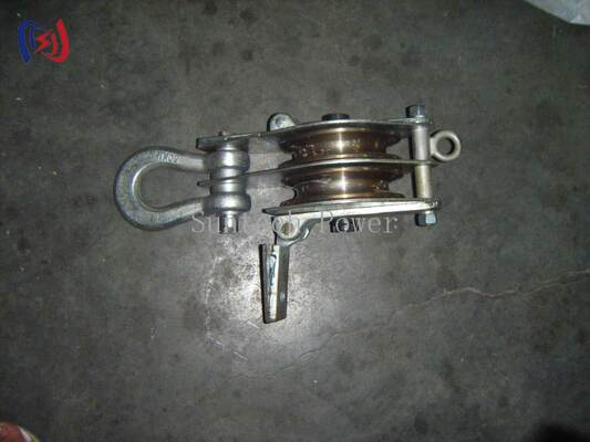 Inovador aparelho de elevação com abertura de ambos os lados e dupla faixa para carga nominal de 100KN