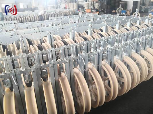 Bloco de cordas de alta tensão profissional da série 822 com faixa de nylon MC para a construção de linhas aéreas de energia a carga nominal de 150KN