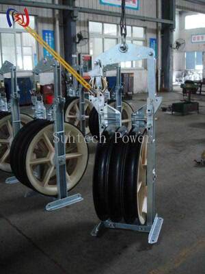Bloco de cordas de helicóptero para instalação de corda de guia