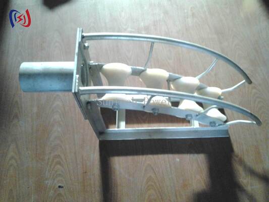 Polia de cabo multi-polia com rodas de nylon MC com raio de curvatura de 450 mm e posicionamento travável para proteção de cabos grandes