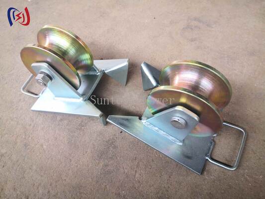 SH130S 10KN Polia galvanizada de rolos de cabo de cabeça pitada com configuração de bainha triangular para puxar cabos subterrâneos
