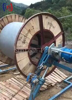 Suporte de bobina de condutor hidráulico com 5000-7000 kg de peso máximo da bobina e velocidade máxima de 45 rpm para cordas de linha aérea
