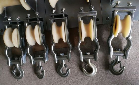 Blocos de cordas de condutor de estilo gancho montados com braço cruzado em ângulo