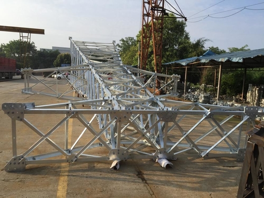 4 torre de aço equipada com pernas da transmissão de energia de Q355 Q255