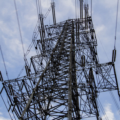 O mergulho quente de JIS H8641 galvanizou a linha de transmissão aérea torre