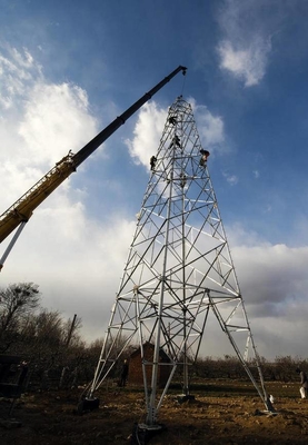 Torre galvanizada local de Electric Power do aço do ângulo de 132KV OHTL