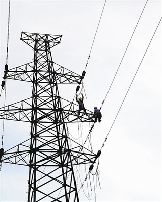 Torre de aço galvanizada quente da linha elétrica de Q345 Q235