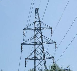 11 - O aço do ângulo 500KV entrelaça a torre elétrica da transmissão