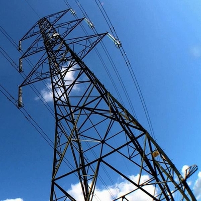ASTM123 HDG entrelaçam as torres de aço para a linha de transmissão de energia