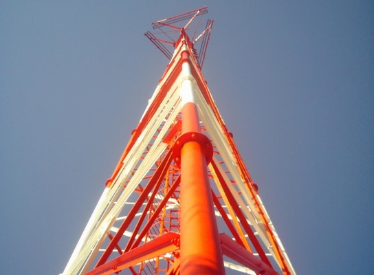 Torre de aço tubular equipada com pernas galvanizada 15m - 50m da telecomunicação 3