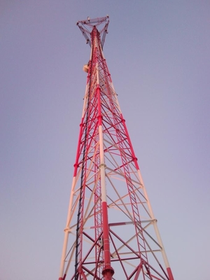 Torre de aço da telecomunicação tubular do ISO 1461 ASTM A123 HDG