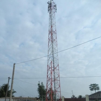 Da telecomunicação três torre de aço 33KV angular equipada com pernas com antena & suportes do Mw