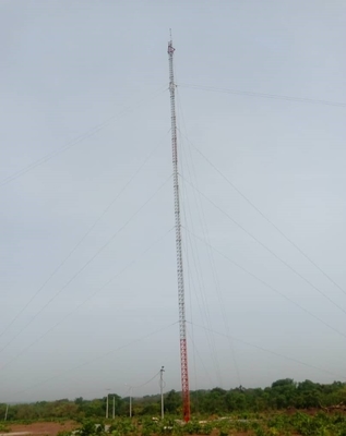 Triângulo de aço galvanizado da autossuficiente torre Monopole