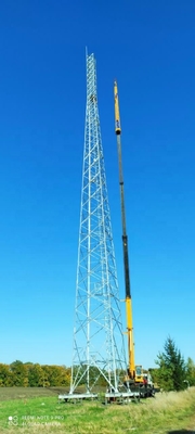 Material de aço da torre Q255 da telecomunicação da estrutura da antena