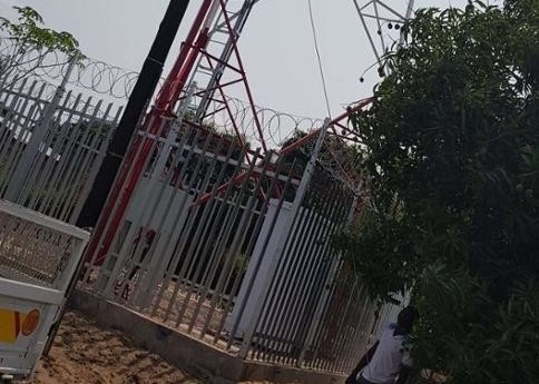 eletricidade angular de Polo de 3 pés da torre de 86um 90M Angle Telecom Steel