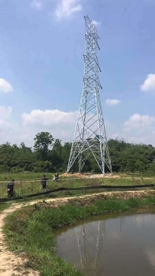 Linha elétrico equipado com pernas de Transimission do projeto do local da torre quatro de aço