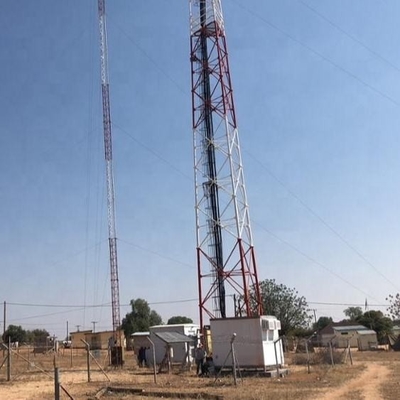 0 - torre galvanizada de aço do mastro de 200m Guyed com relâmpago Rod dos suportes