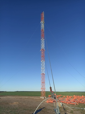 O mergulho Q355 quente galvanizou a torre de aço de Guyed para uma comunicação