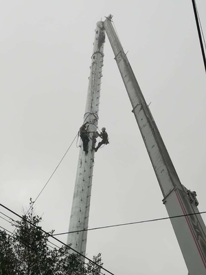 O mergulho quente Monopole de aço de torre de comunicação Q345 galvanizou
