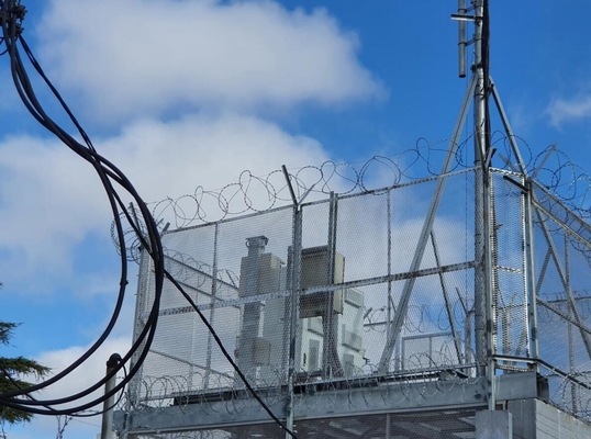 Aço galvanizado Q235 Q345 de Polo da torre do mastro da antena do telhado do mergulho quente