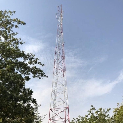 Torre de antena tubular galvanizada das telecomunicações do ângulo de aço com suportes